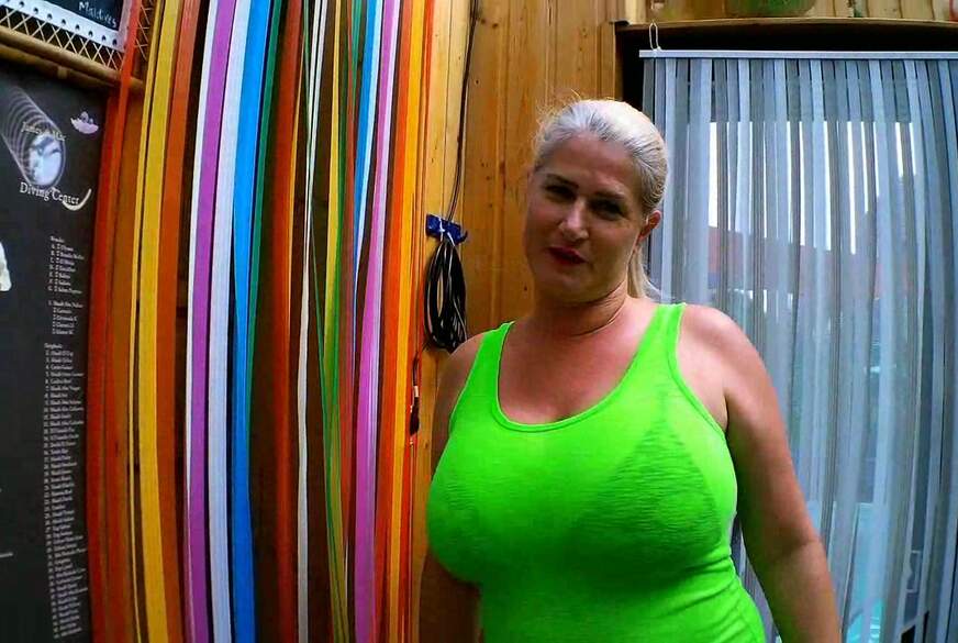 geile Hausfrau im Whirlpool von MilfUlrike pic2