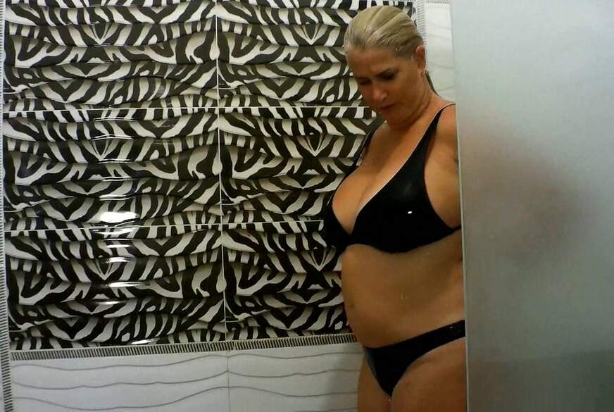 Lust auf duschen - komm doch mit von MilfUlrike pic2