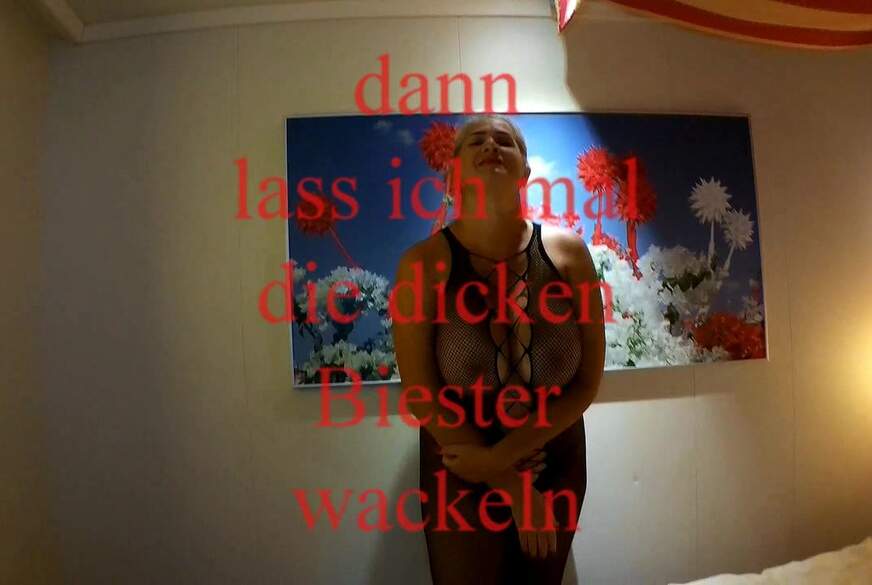 Dann lass ich mal die d**ken Biester wackeln von MilfUlrike pic1