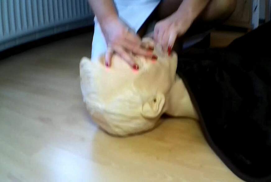 Fuss Fetish - Kehlenmassage von MilfUlrike pic3