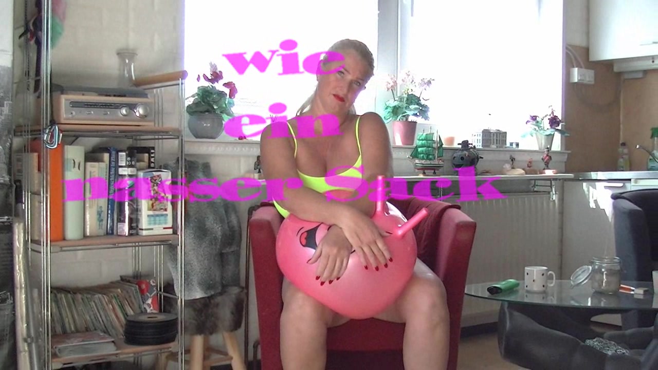 wie ein nasser Sack und wieder geht es um Hüpfballe und schlappe Säcke, Trampling und einer geilen Milf....komm schau dir das Video an