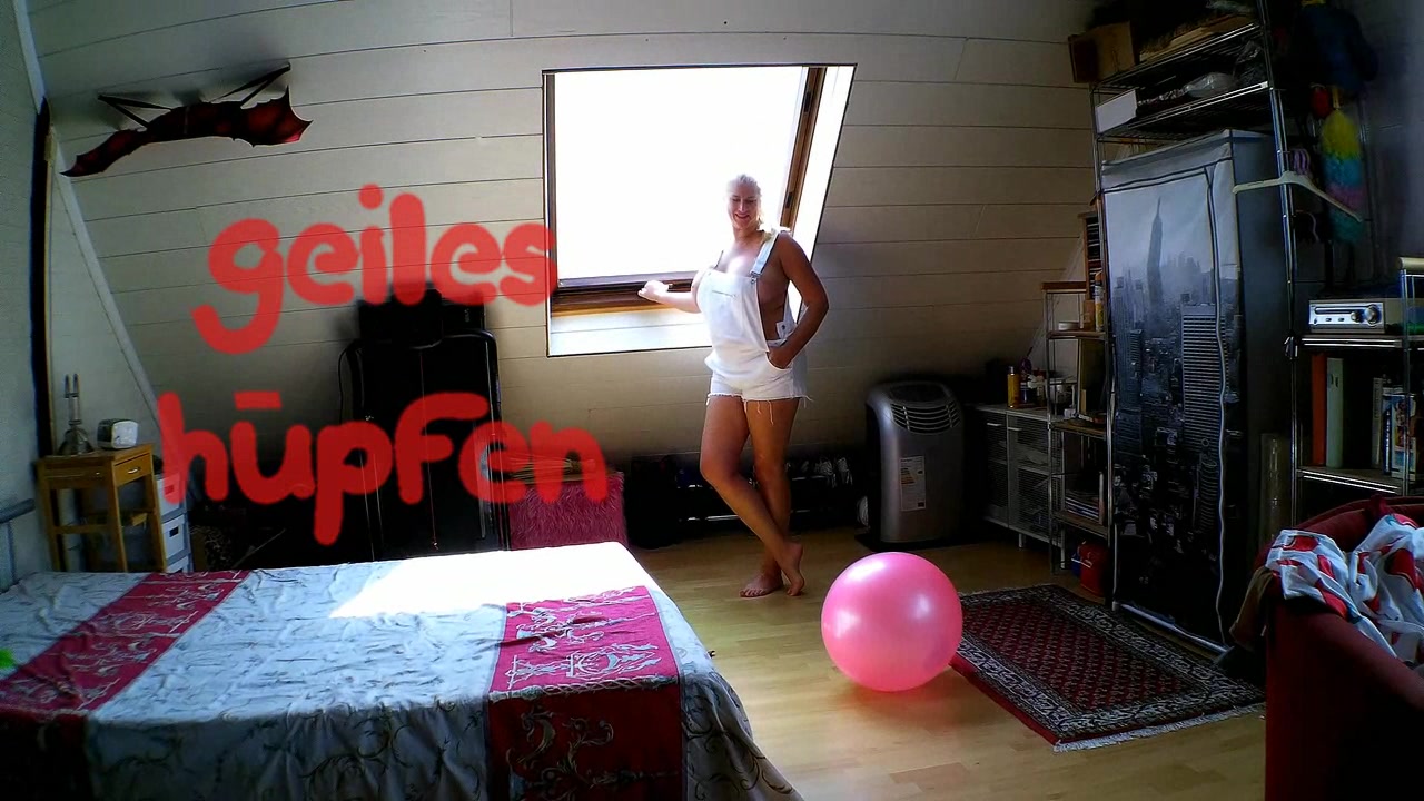 geiles Hüpfen ein heisses Video mit meinem Hüpfball.... schau wie meine Bälle wackeln, einfach geil