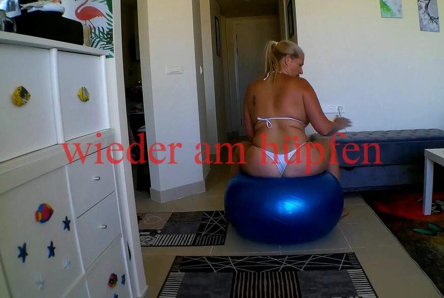 wieder am hüpfen von MilfUlrike pic1