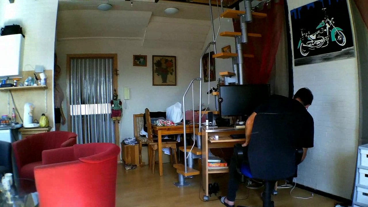 Ummm ein neuer Nachbar , etwas nerdig aber nett, nur schaute er mir immer beim vorbei gehen auf die yTitzen, na dann will ich ihn mal besuchen und er bekommt was er verdient # MICH #