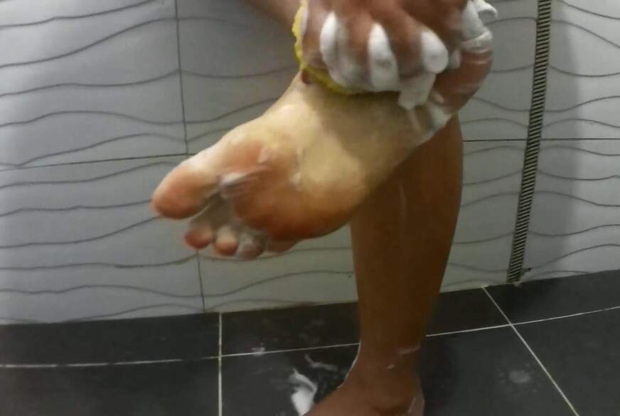 Ab unter die Dusche von MilfUlrike pic4