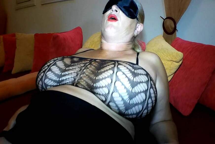 Netz Bustier - das Vibo Ei im Einsatz von MilfUlrike pic3