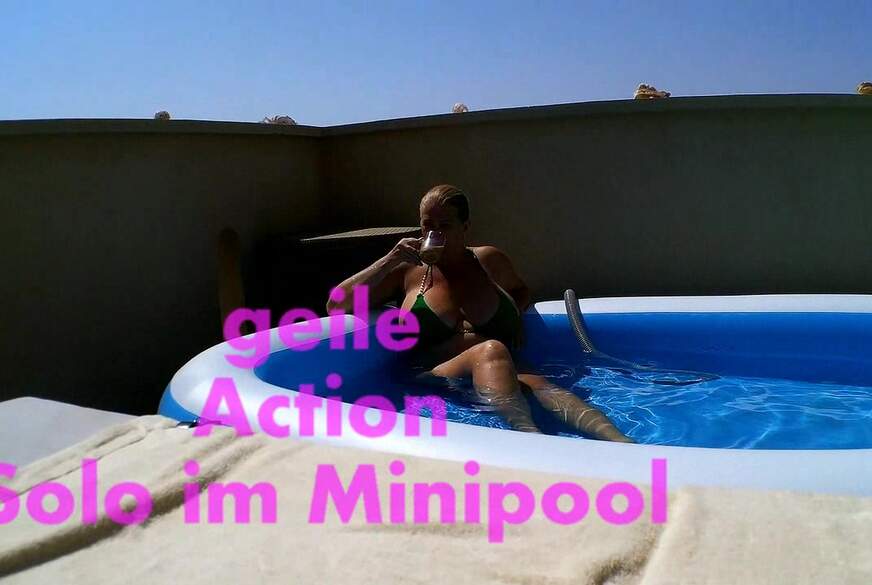 Geil im Minipool von MilfUlrike pic1