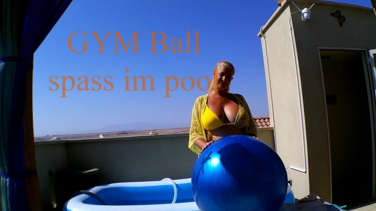 GYM Ball Spass im Pool geil im Pool mit dem GYM BAll spielen, es macht einfach spass , lass uns doch mal zusammen spass haben