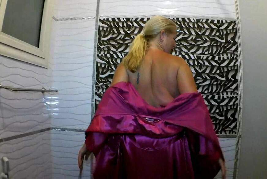 kommst du duschen von MilfUlrike pic2