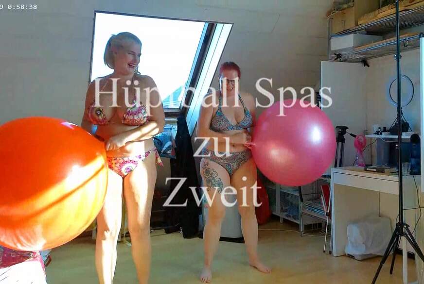 Hüpfball Spaß zu zweit von MilfUlrike pic1
