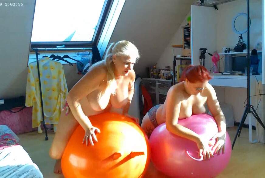 Hüpfball Spaß zu zweit von MilfUlrike pic4