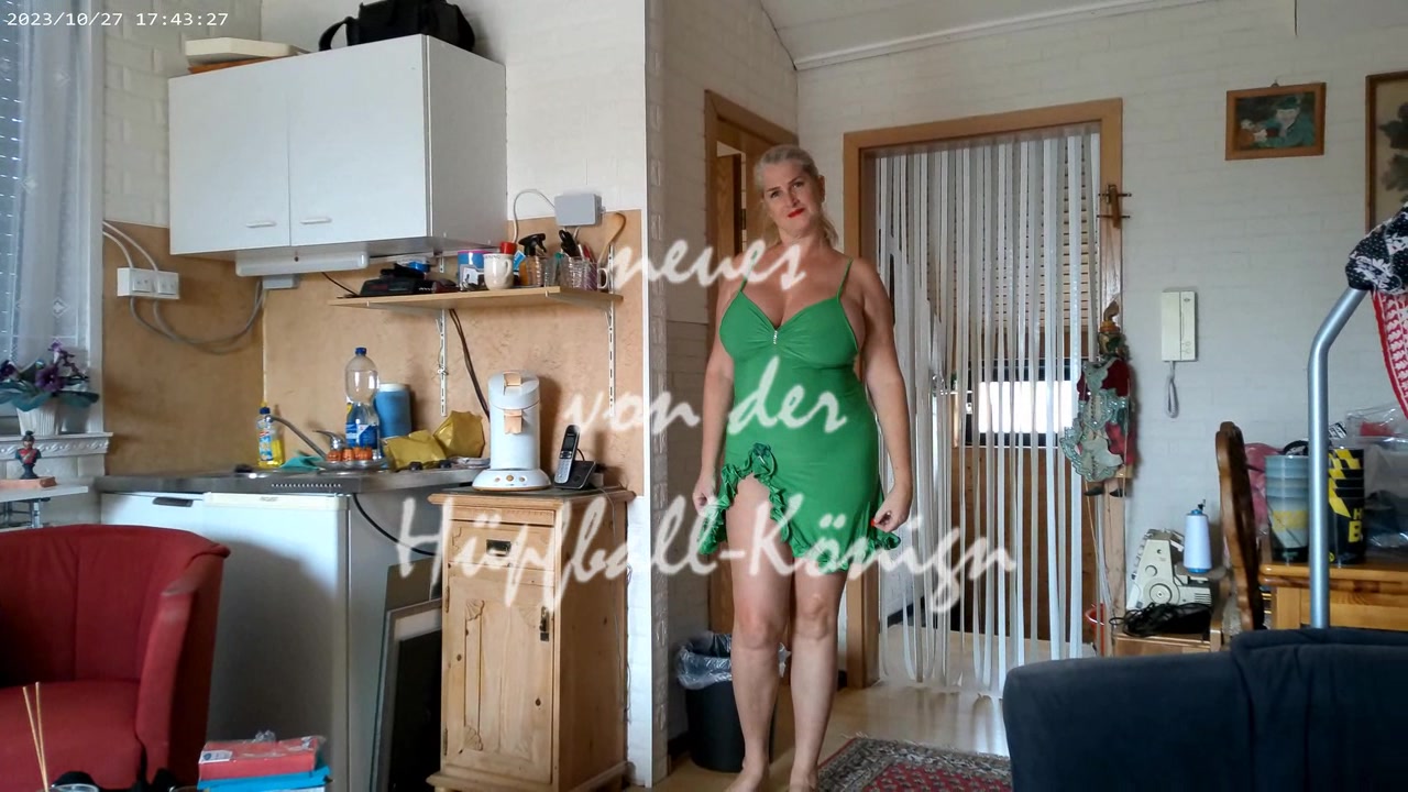 Ein neues Video mit meinen hüpfbällen , es macht einfach Spaß ,und viele von euch möchten es ja immer  wieder sehen wenn ich se bearbeite