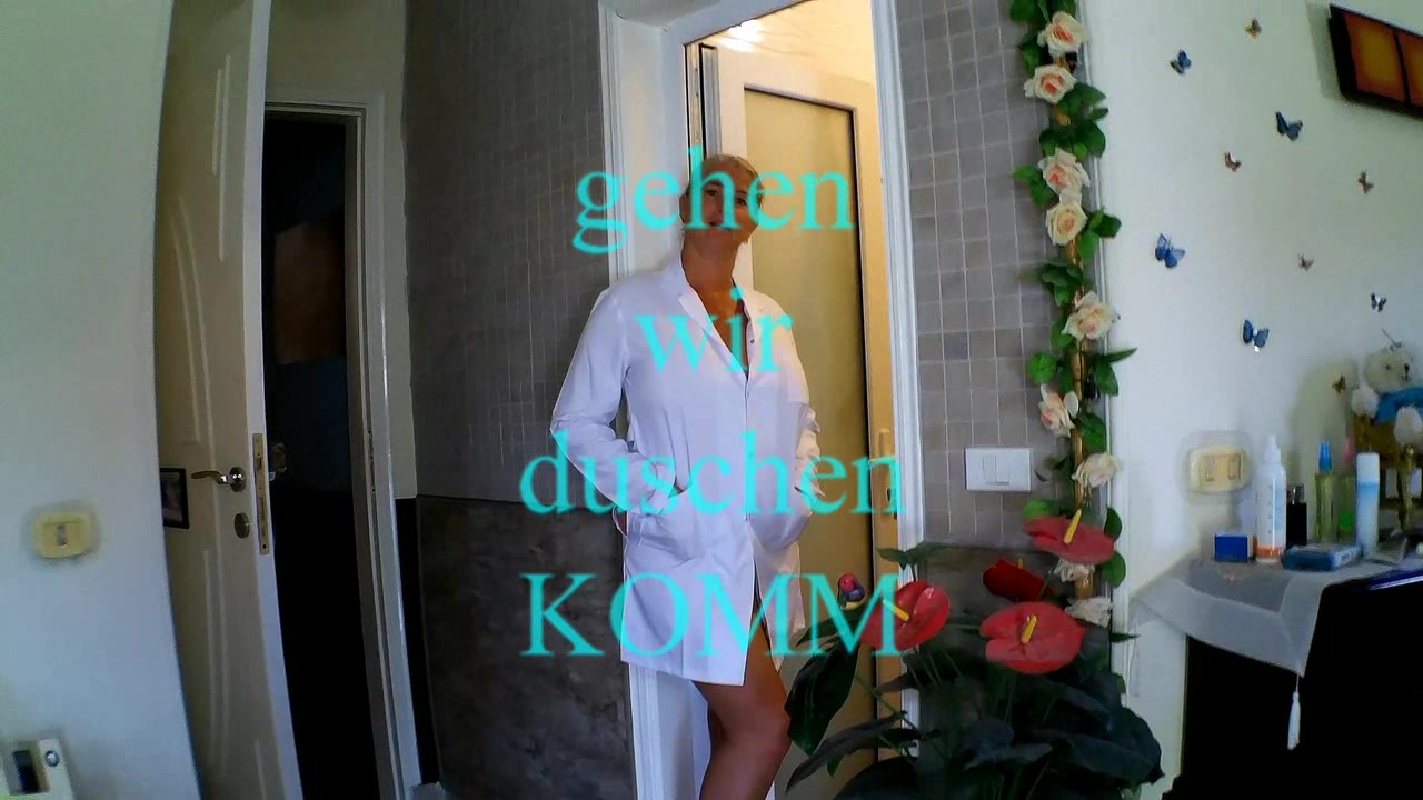 Lust auf eine Abkühlung grins , komm mit mir duschen , sich schön einseifen und alles flutschig machen… das wird uns bestimmt Spaß machen