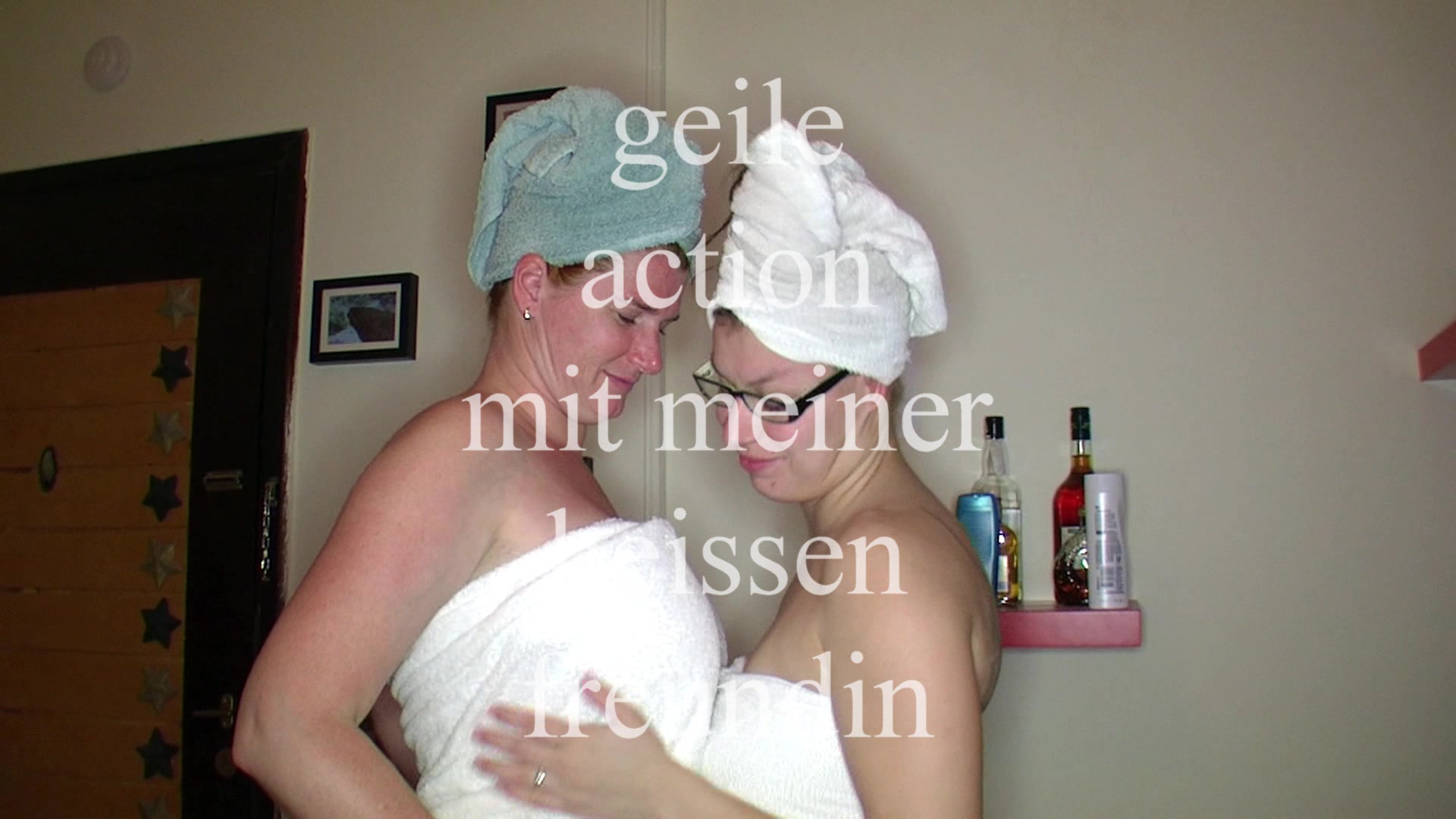 Hmm nach dem duschen fingen wir an uns einzucremen und zu streicheln , Ohhh wie geil es ihren Körper zu liebkosen , meine Hände über die Titten Arsch und nassere Muschi gleiten zu lassen ,, und ihre Hände taten das selbe bei wir