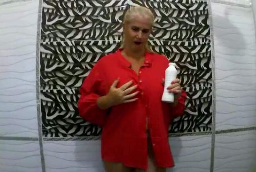 rums***n mit Erdbeer Jogurt von MilfUlrike pic1