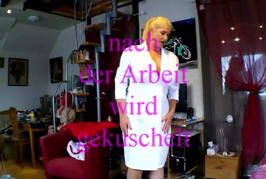 MegaTitten: nach der Arbeit wird gekuschelt