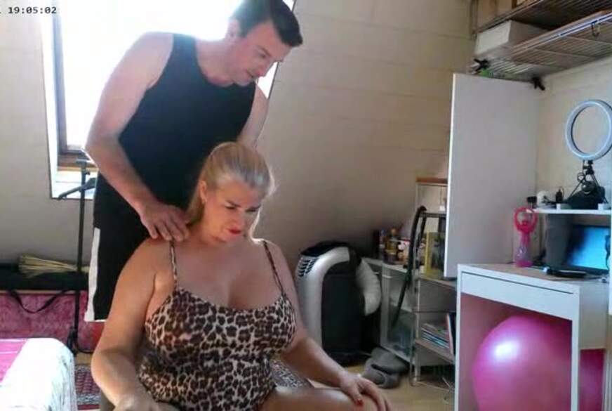 der coole Trainer von MegaTitten pic2