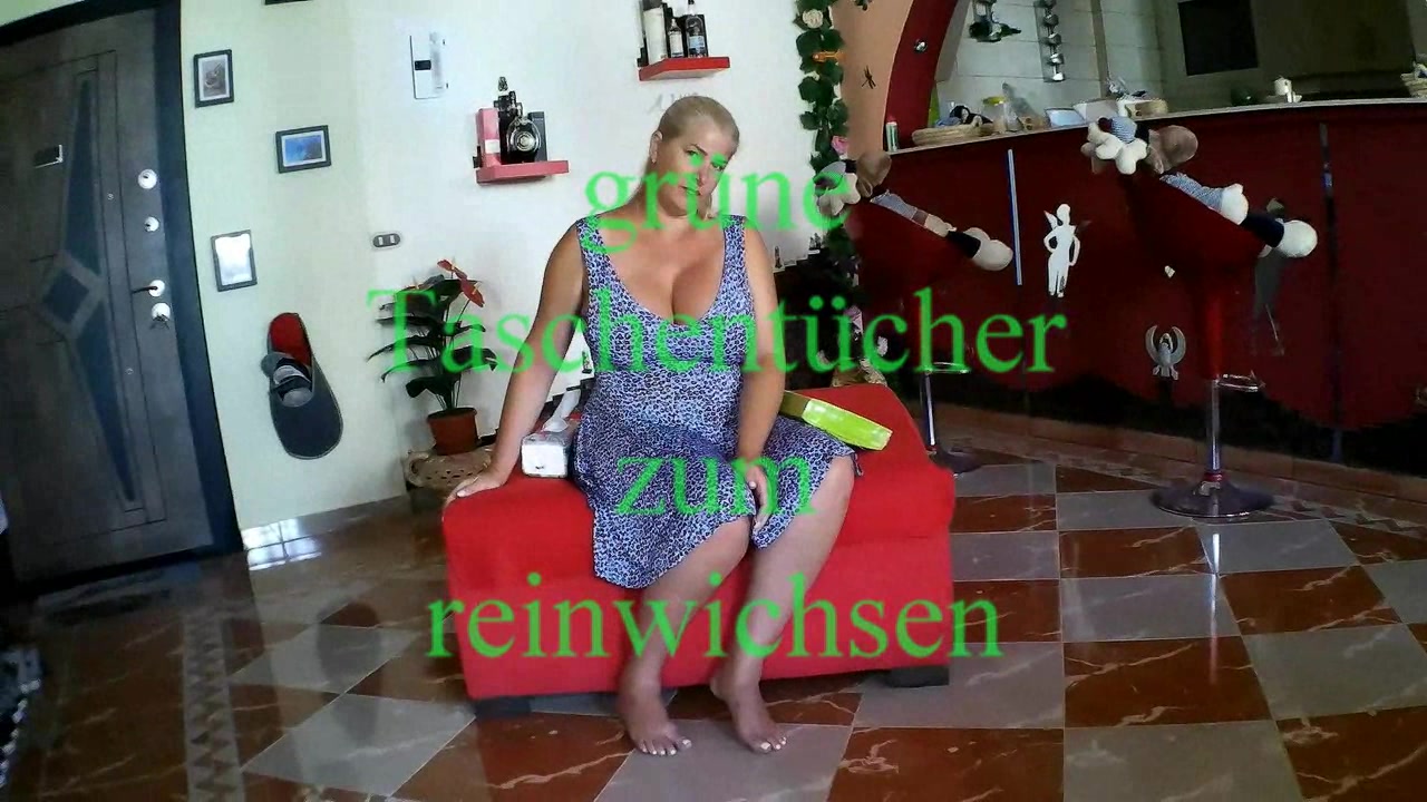 grüne Taschentücher zum reinwichsen Meine geile Wichssau braucht mal wieder etwas Anleitung , los komm, Hose runter , Schwanz raus und dann wird gewichst bis die heiße Sahne spritzt, Rotz alles auf die schönen Tücher die ich dir hinhalte , Du geile Sau brauchst das doch
