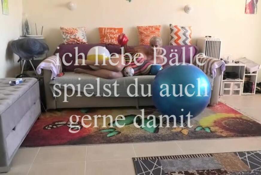 MegaTitten: ich liebe Bälle spielst  du auch gerne damit