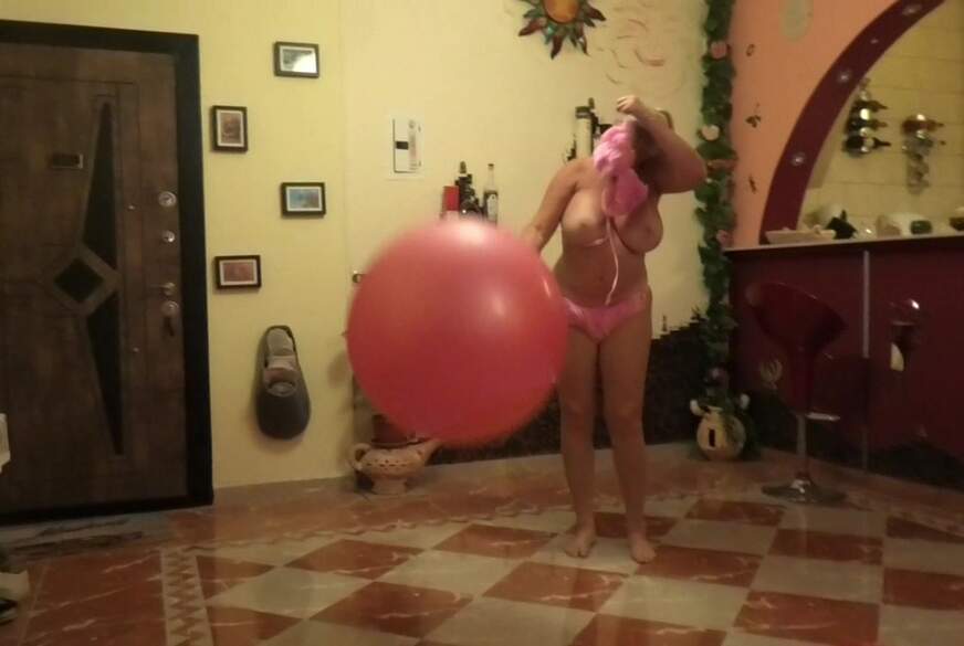 MilfUlrike: rosa Hüpfball Spass am Morgen