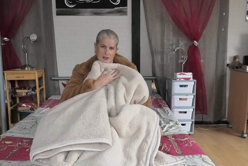 MilfUlrike: Pelz und Deckenspass