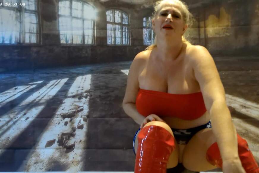 wonder  Milf von MegaTitten pic2