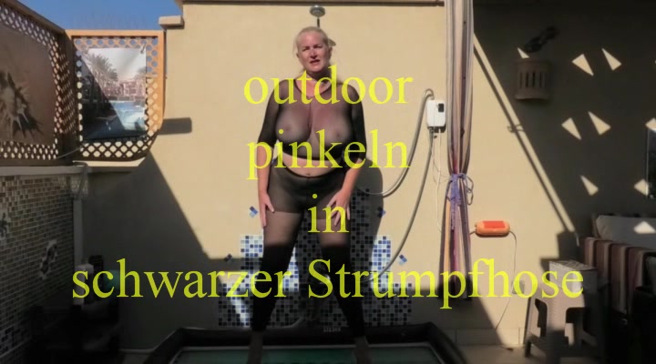 outdoor pinkeln in schwarzer Strumpfhose Ohhhhh, schön in die Schwarze Strumpfhose pissen, was für ein geiles Gefühl…