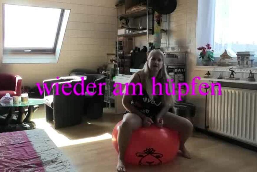 MilfUlrike: wieder am hüpfen 2