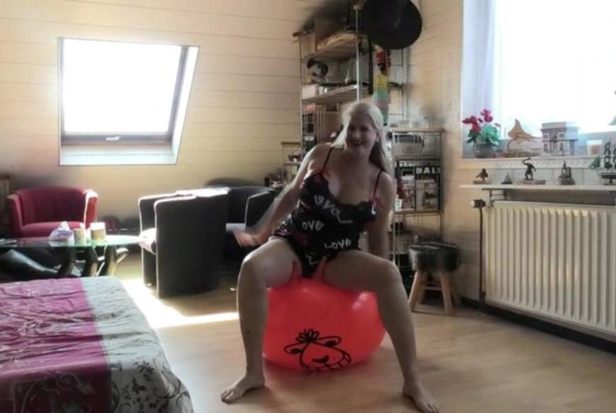 MilfUlrike: wieder am hüpfen 2