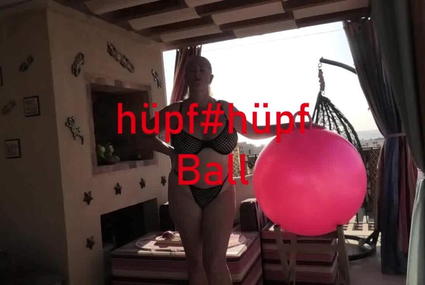 MilfUlrike: hüpf hüpf Ball