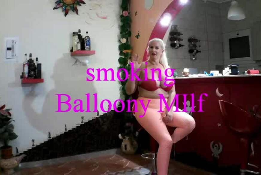 MilfUlrike: Luftballons geiles rauchen