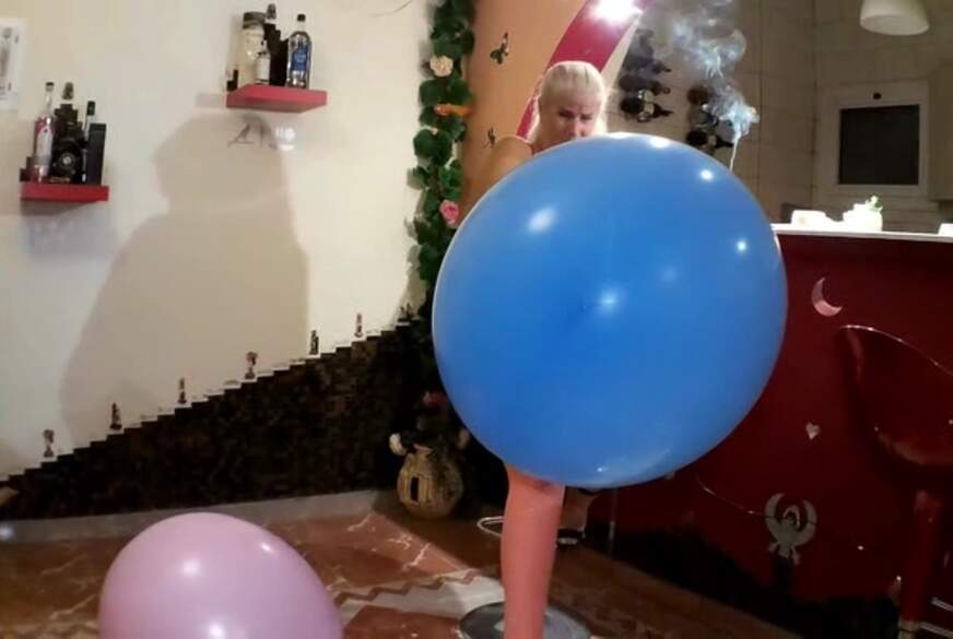 MilfUlrike: Luftballons geiles rauchen
