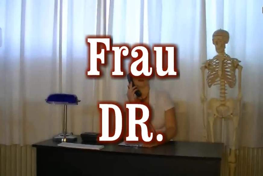 Frau Dr. von MegaTitten