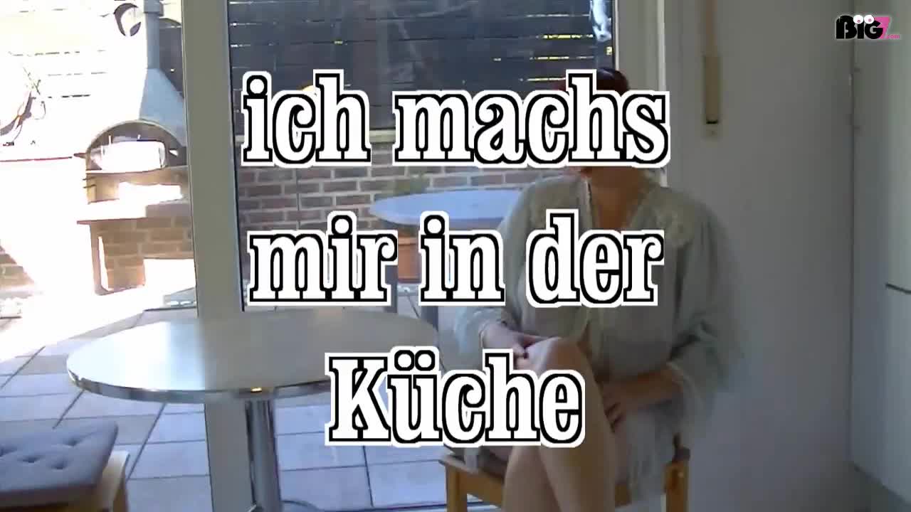 geil vor dem Frühstück esrtmal mit die Fotze gerieben...und das in der Küche