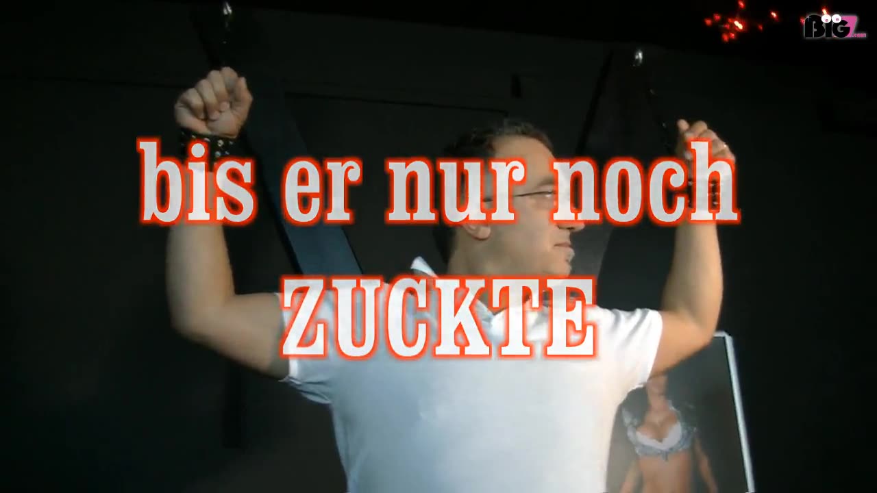 bis er nur noch zuckte geil benutzen wir die geile Sau...bließen und wichsen seine Schwanz bis er zur noch zuckte...und machten weiter..was für eine süße Qual