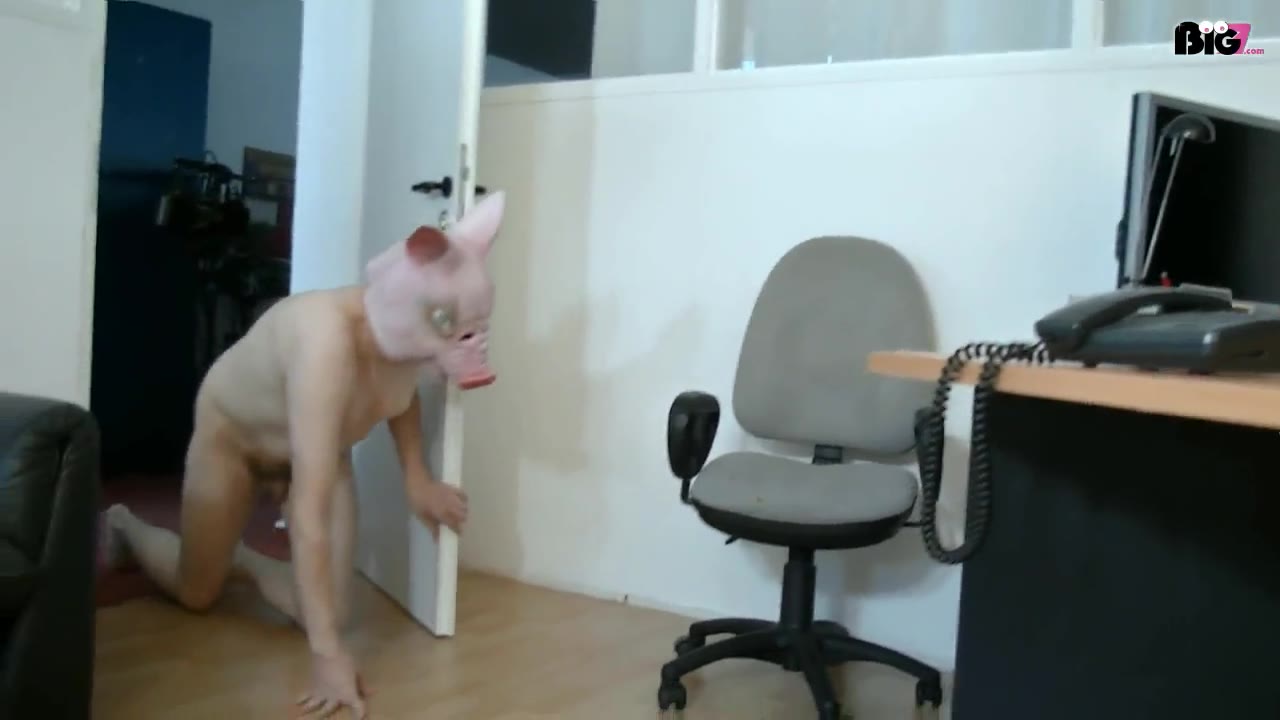 hier de Fortsetzung von Sklavenagentur - kaufen und mieten - geht mit meiner spermageilen Zofe...und ein richtig schweinischer Bewerber...diesen testen wir diesmal ausgiebig...