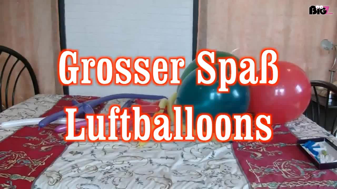 und ein special Video...Luftballoons Fetish....es freut mich das ich Euch immer wieder diesen Fetish zeigen darf und es einiege Liebhaber davon gibt...also schaut es Euch an....besser,großer und lauter...hin bis zum blow to pop...