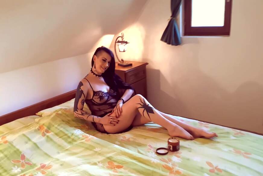 6eve6black6: Morgendliche Masturbation 01