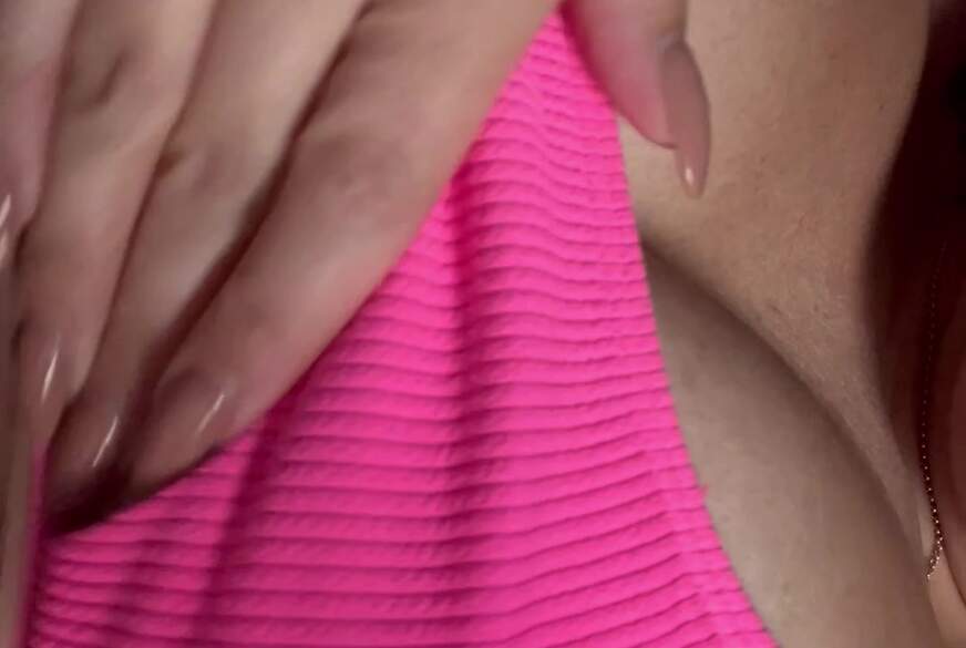 P***yDesire: D**ke große  Titten im geilen Bikini warten auf einen geilen T********k