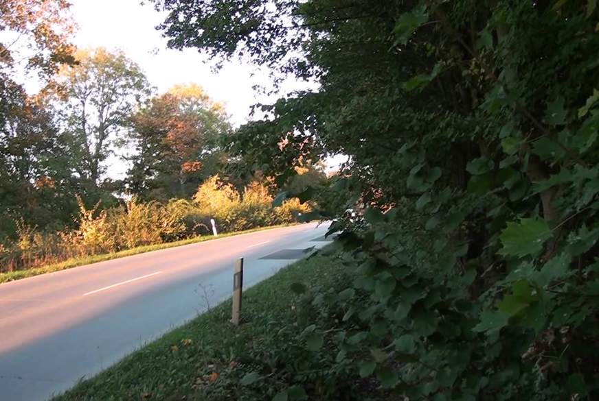 Young-Lara: Mein erster Public P**s.