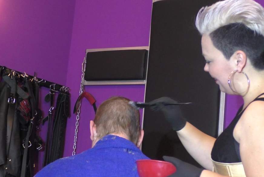 Dominanter Haarschnitt im B**terfly-Anzug Teil 3 und Haare faerben von DominaLadySusan pic1
