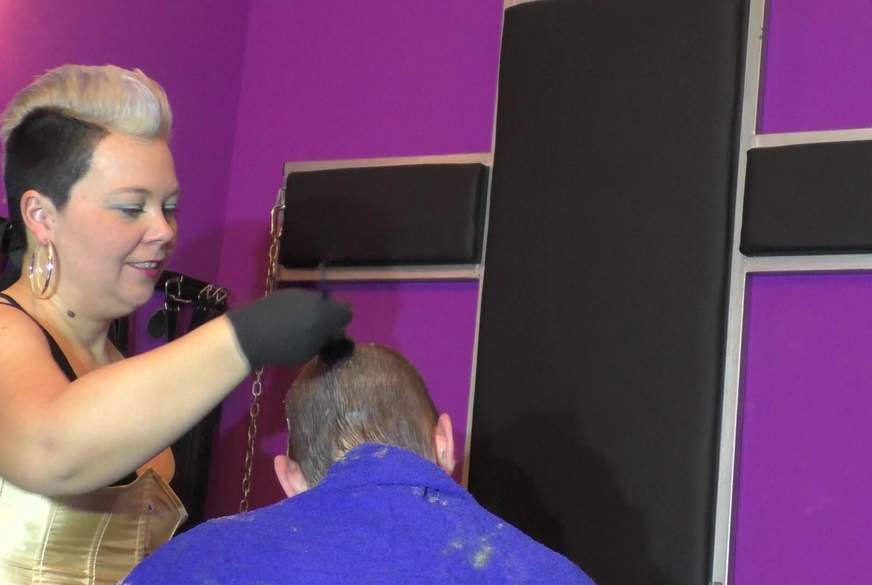 Dominanter Haarschnitt im B**terfly-Anzug Teil 3  und Haare faerben von DominaLadySusan pic2