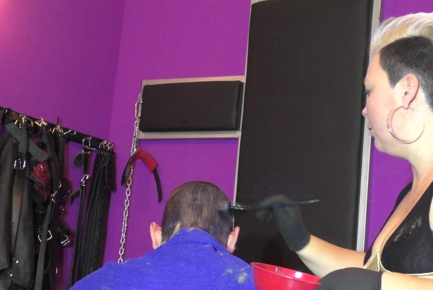 Dominanter Haarschnitt im B**terfly-Anzug Teil 3  und Haare faerben von DominaLadySusan pic3