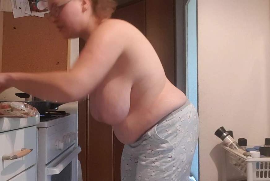 Geile-Babsi: Oben ohne kochen