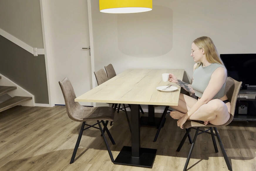 B**sBAR Test mit MarieHardon zum Frühstück! von DerPornobeamte