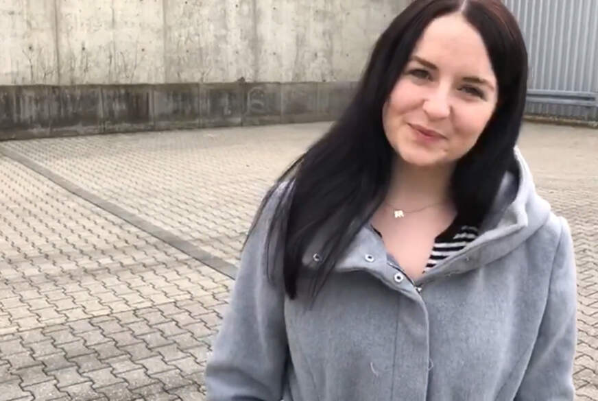 DerPornobeamte: Parkplatz-Pickup! Emma in Strumpfhose z******t und F****l!