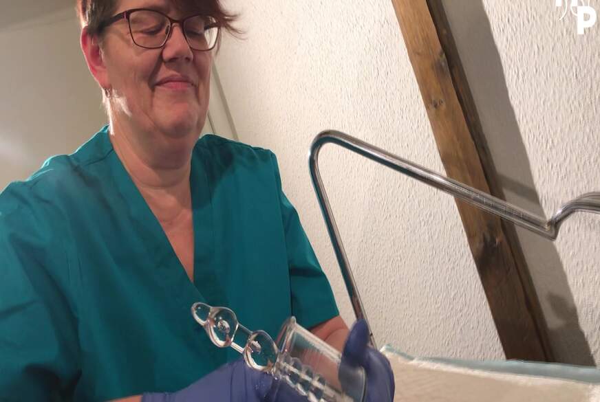 S*******rSandra: A**le Vakuumbehandlung - Deine Herrin saugt dir die A********e schön prall raus