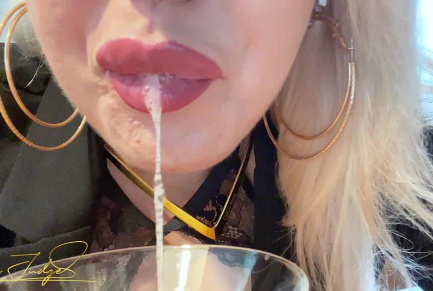 Kim-Judge: Glas voll R***e