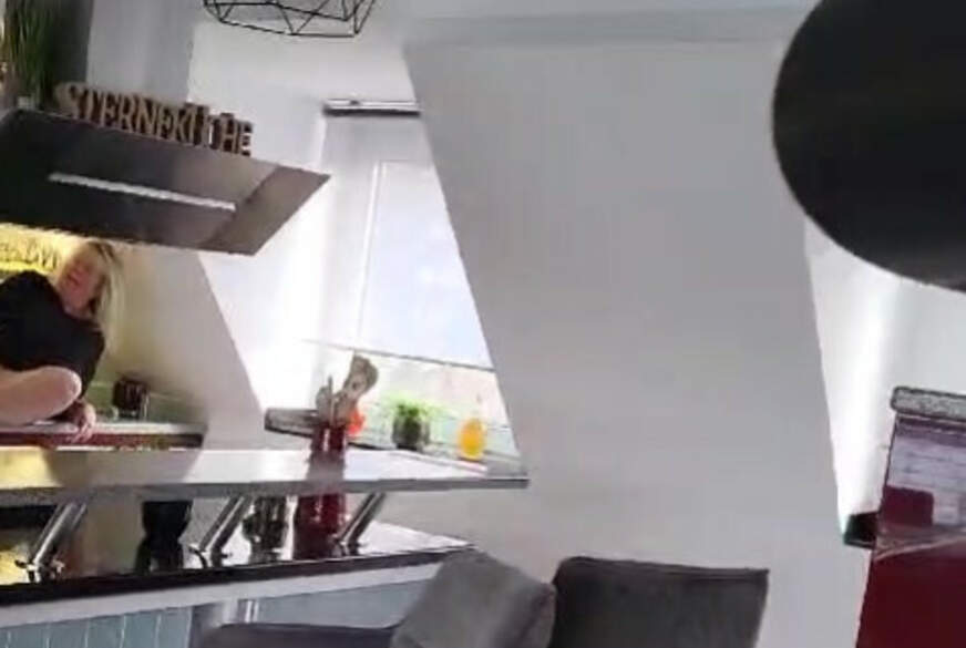 ConnyDachs: DAUERGEILE F**ks*u auf der Küchentheke G******t!!!!