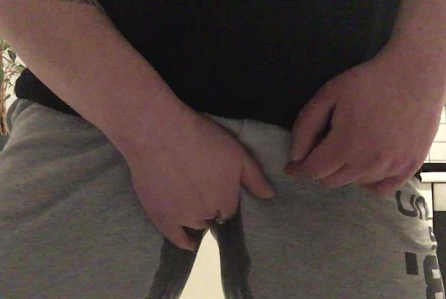 Gemma-G: G***y p**st in Jogginghose